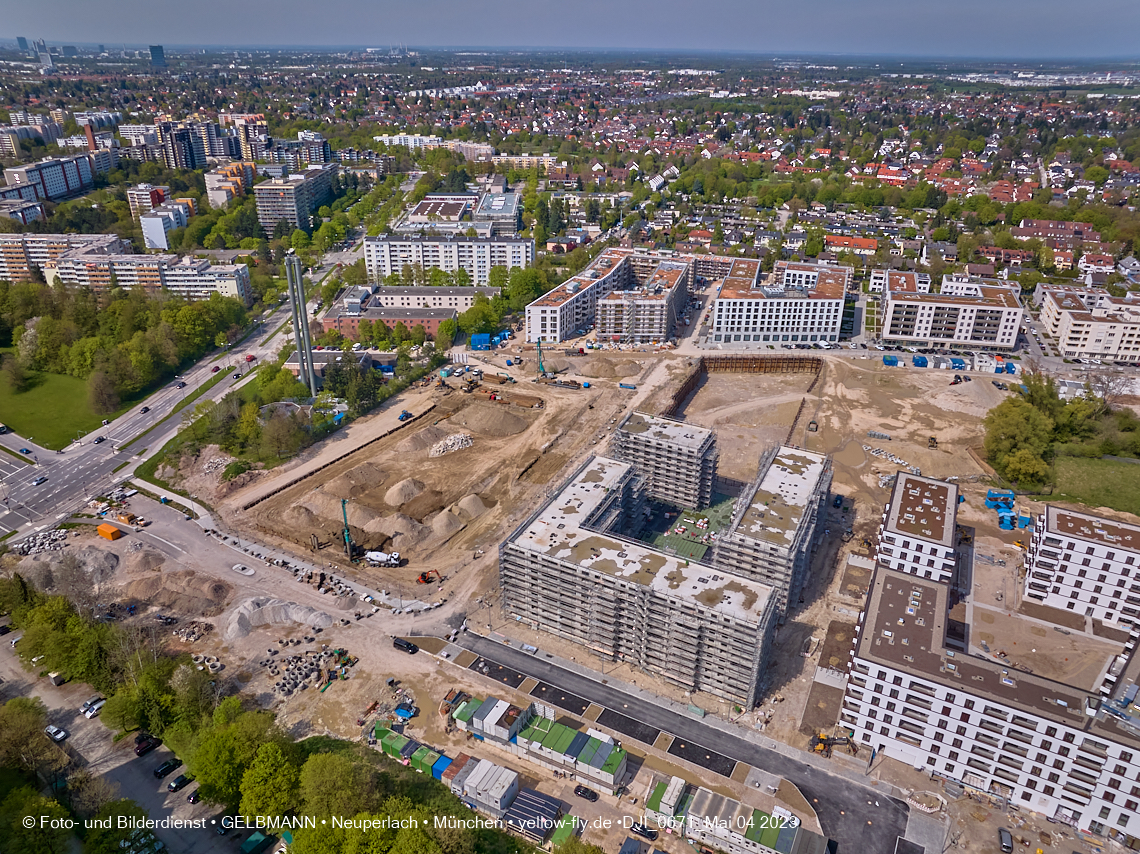 04.05.2023 - Luftbilder vom Alexisqaurtier und Pandion Verde in Neuperlach